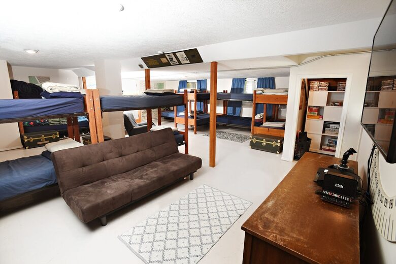 Spacious Canyon Lodge with Private Pool & Deck - Preston, Idaho