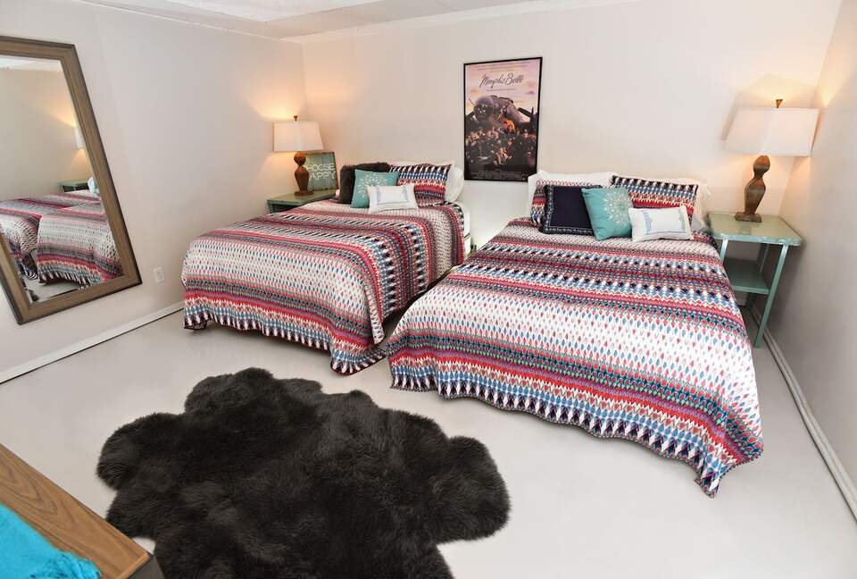 Spacious Canyon Lodge with Private Pool & Deck - Preston, Idaho