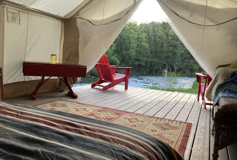 Spacious Canyon Lodge with Private Pool & Deck - Preston, Idaho
