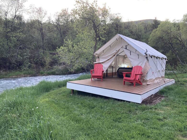 Spacious Canyon Lodge with Private Pool & Deck - Preston, Idaho