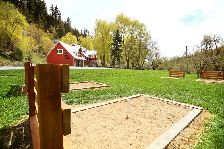 Spacious Canyon Lodge with Private Pool & Deck - Preston, Idaho