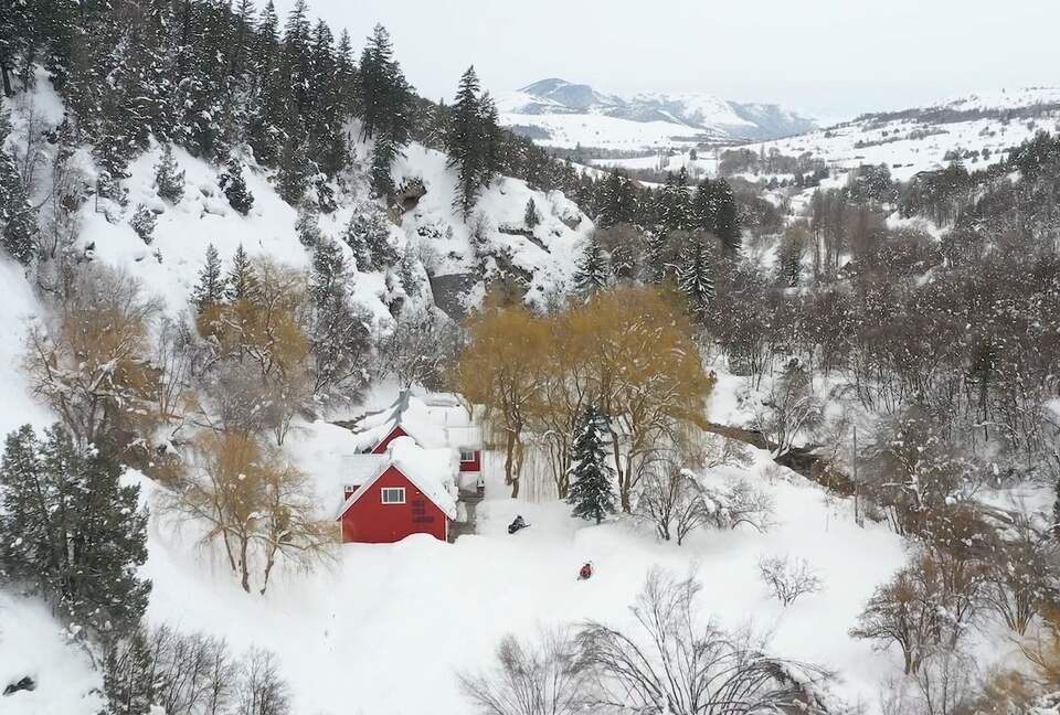 Spacious Canyon Lodge with Private Pool & Deck - Preston, Idaho