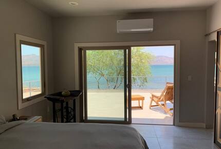 Private Waterfront Retreat with Contemporary Charm - Mulegé Municipality, Mexico