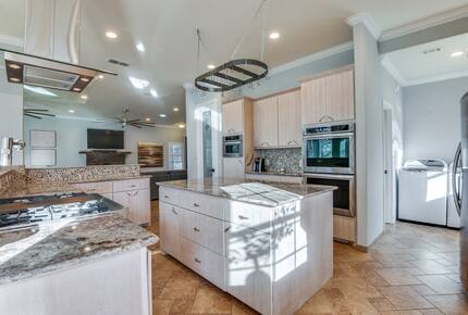Refined Escape on Lake Lewisville - Oak Point, Texas