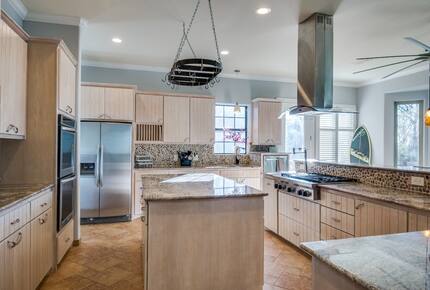 Refined Escape on Lake Lewisville - Oak Point, Texas