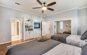 Refined Escape on Lake Lewisville - Oak Point, Texas