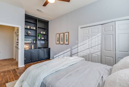 Refined Escape on Lake Lewisville - Oak Point, Texas