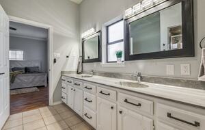 Refined Escape on Lake Lewisville - Oak Point, Texas