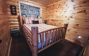 Spacious Waterfront Haven in the Ozarks - Eucha, Oklahoma