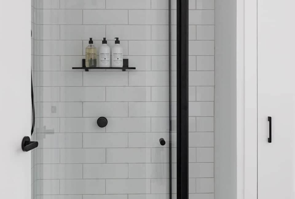 Modern Coastal Escape in the Heart of Bangalow - Bangalow, Australia