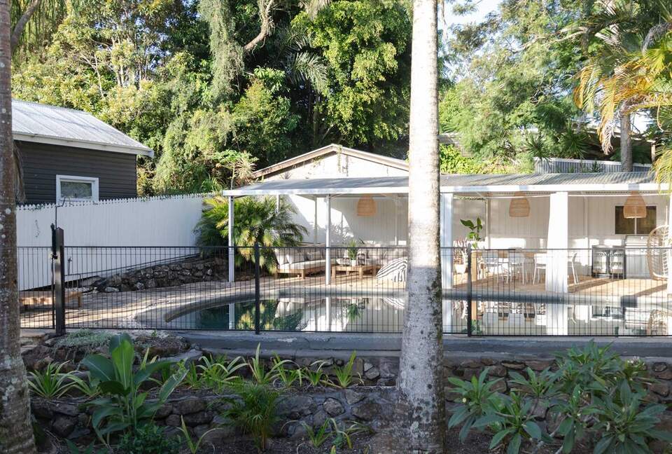 Modern Coastal Escape in the Heart of Bangalow - Bangalow, Australia