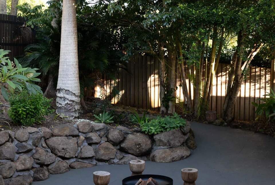 Modern Coastal Escape in the Heart of Bangalow - Bangalow, Australia