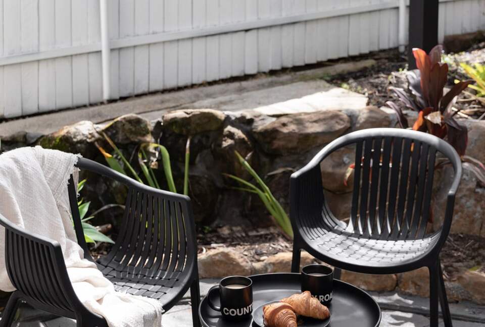 Modern Coastal Escape in the Heart of Bangalow - Bangalow, Australia