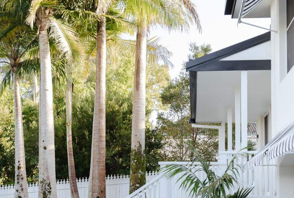 Modern Coastal Escape in the Heart of Bangalow - Bangalow, Australia