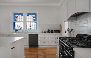 Elegant 1930's Revival in the Alpine Valleys - Tawonga, Australia