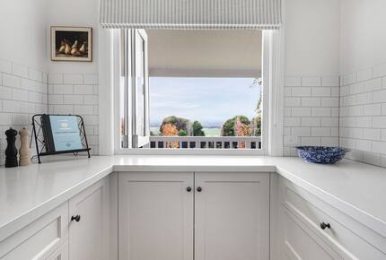 Elegant 1930's Revival in the Alpine Valleys - Tawonga, Australia