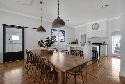 Elegant 1930's Revival in the Alpine Valleys - Tawonga, Australia