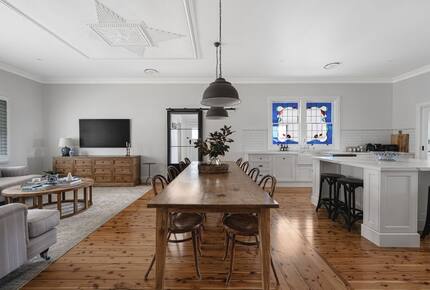 Elegant 1930's Revival in the Alpine Valleys - Tawonga, Australia