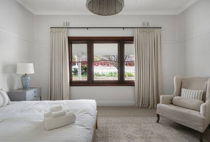 Elegant 1930's Revival in the Alpine Valleys - Tawonga, Australia