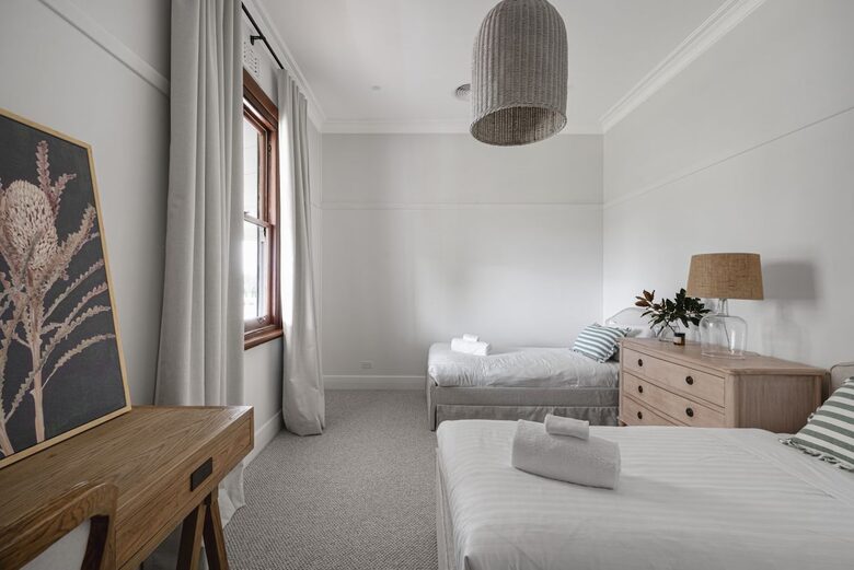Elegant 1930's Revival in the Alpine Valleys - Tawonga, Australia
