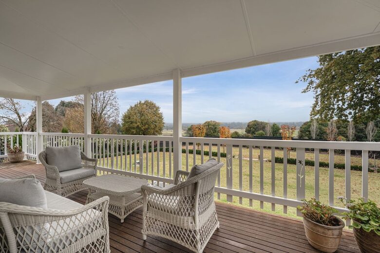 Elegant 1930's Revival in the Alpine Valleys - Tawonga, Australia
