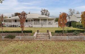 Elegant 1930's Revival in the Alpine Valleys - Tawonga, Australia