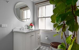 Elegant 1880s Terrace Overlooking Corbett Gardens - Bowral, Australia