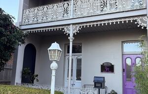 Elegant 1880s Terrace Overlooking Corbett Gardens - Bowral, Australia