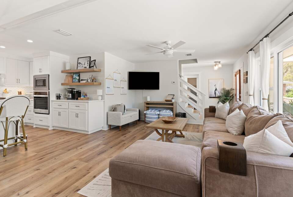 Wesley Oaks Charmer with Golf Cart and Garden Sanctuary - St. Simons Island, Georgia