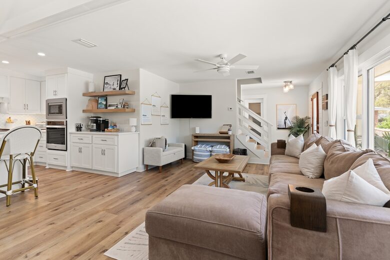 Wesley Oaks Charmer with Golf Cart and Garden Sanctuary - St. Simons Island, Georgia