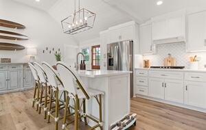 Wesley Oaks Charmer with Golf Cart and Garden Sanctuary - St. Simons Island, Georgia