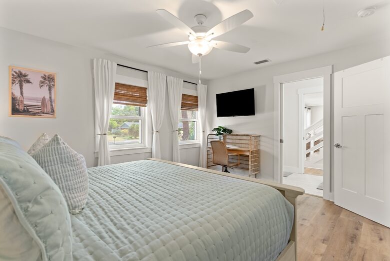 Wesley Oaks Charmer with Golf Cart and Garden Sanctuary - St. Simons Island, Georgia