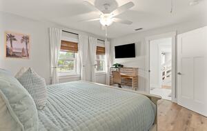 Wesley Oaks Charmer with Golf Cart and Garden Sanctuary - St. Simons Island, Georgia