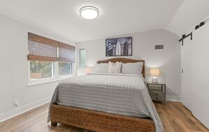 Wesley Oaks Charmer with Golf Cart and Garden Sanctuary - St. Simons Island, Georgia