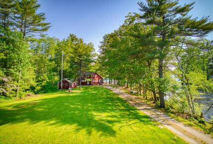 Classic Maine Charm with Panoramic Water Views - Nobleboro, Maine