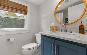 Wesley Oaks Charmer with Golf Cart and Garden Sanctuary - St. Simons Island, Georgia