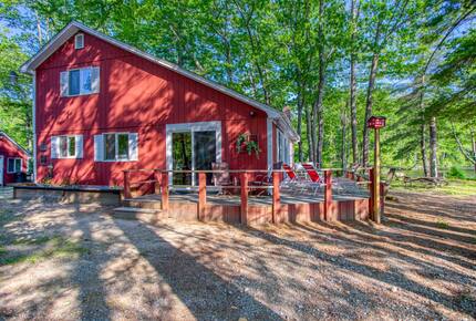 Classic Maine Charm with Panoramic Water Views - Nobleboro, Maine