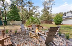 Wesley Oaks Charmer with Golf Cart and Garden Sanctuary - St. Simons Island, Georgia