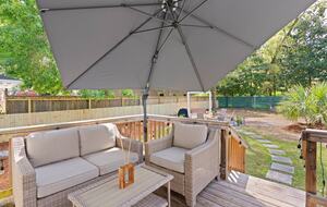 Wesley Oaks Charmer with Golf Cart and Garden Sanctuary - St. Simons Island, Georgia