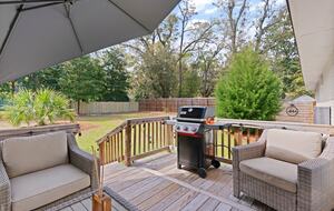 Wesley Oaks Charmer with Golf Cart and Garden Sanctuary - St. Simons Island, Georgia