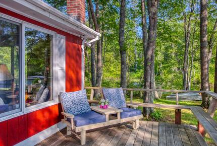 Classic Maine Charm with Panoramic Water Views - Nobleboro, Maine