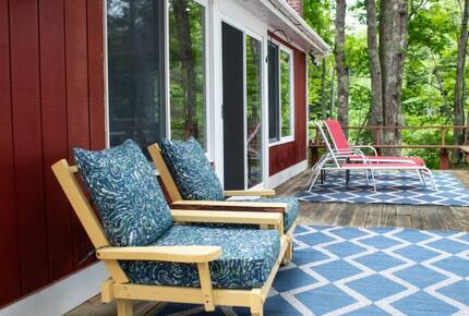 Classic Maine Charm with Panoramic Water Views - Nobleboro, Maine