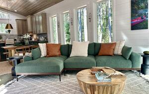 A Pine-Lined Haven Near Broken Bow Lake - Broken Bow, Oklahoma