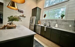 A Pine-Lined Haven Near Broken Bow Lake - Broken Bow, Oklahoma