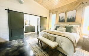 A Pine-Lined Haven Near Broken Bow Lake - Broken Bow, Oklahoma