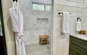 A Pine-Lined Haven Near Broken Bow Lake - Broken Bow, Oklahoma