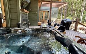 A Pine-Lined Haven Near Broken Bow Lake - Broken Bow, Oklahoma