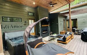 A Pine-Lined Haven Near Broken Bow Lake - Broken Bow, Oklahoma