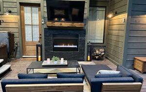 A Pine-Lined Haven Near Broken Bow Lake - Broken Bow, Oklahoma