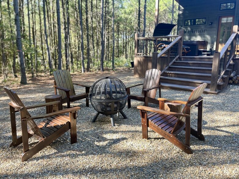 A Pine-Lined Haven Near Broken Bow Lake - Broken Bow, Oklahoma